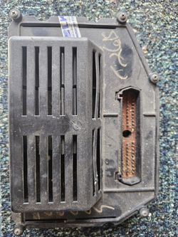 Computer The One That Goes Underneath The Hood $ 1995 Dodge Dakota 8 Cylinder 5.2 L Engine $250