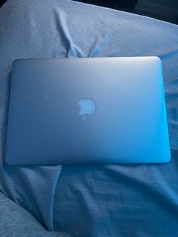 Apple MacBook Air (2017) Laptop