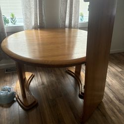Extendable Wood Table 