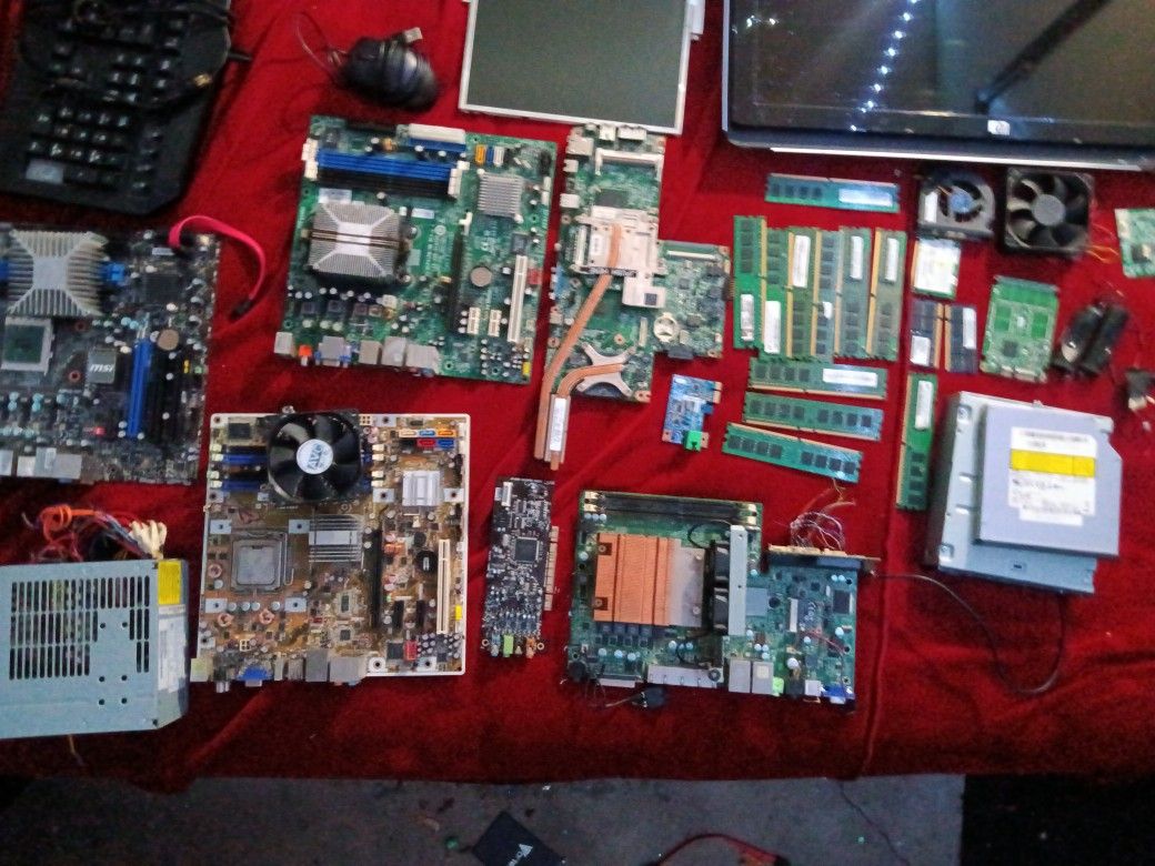 Random Computer Parts Everything Works