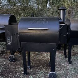 TRAEGER PELLET GRILL SMOKER WORKS GREAT