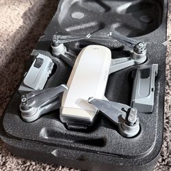 * OPEN FOR TRADE. DJI Spark Drone Bundle - 3 Batteries + Prop Guards (Phone/Gesture Control)