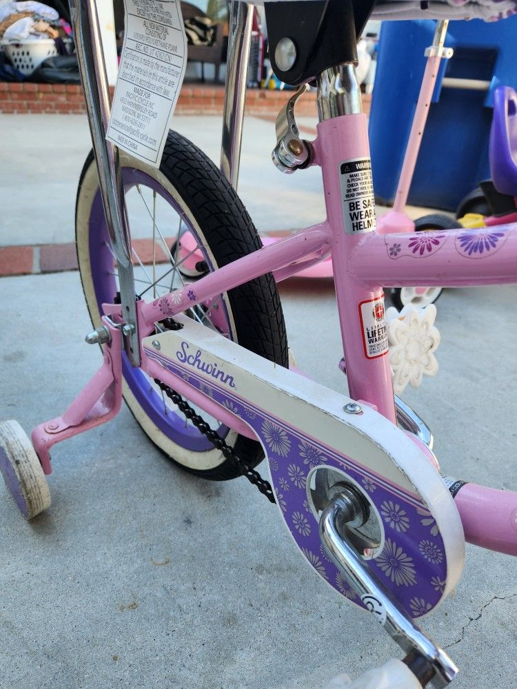 Schwinn Bloom Kids Bike 16 inch Wheel Training Wheels Girls Pink