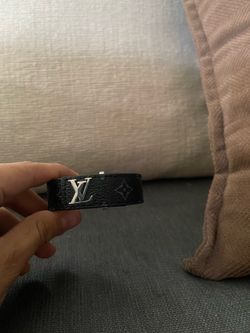 Lv black Braclet  throw offers