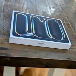 11” iPad Pro M5 256GB Wireless And Cellular New In box