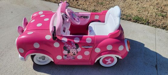 Motorized Minnie Mouse Toddles Car (Needs Charger)