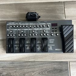 Boss ME 80 Guitar Peddle Board