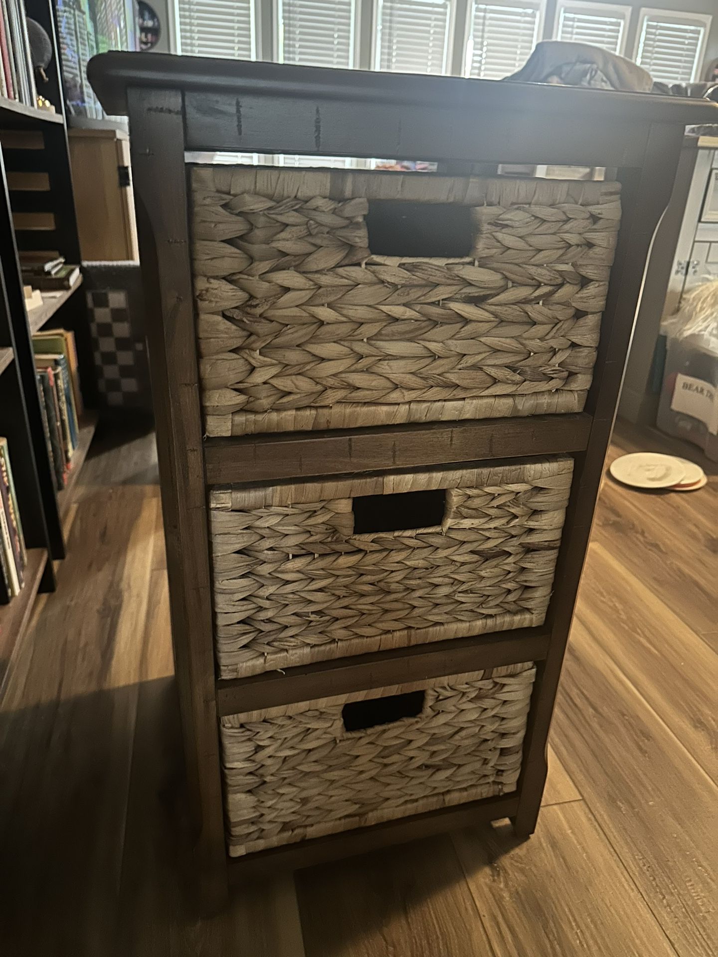 Safavieh 3 Tier Storage Shelf With Wicker Baskets New Retails For $125