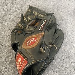 Rawlings Baseball Glove