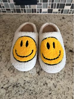 Kids Smiley Face Slippers