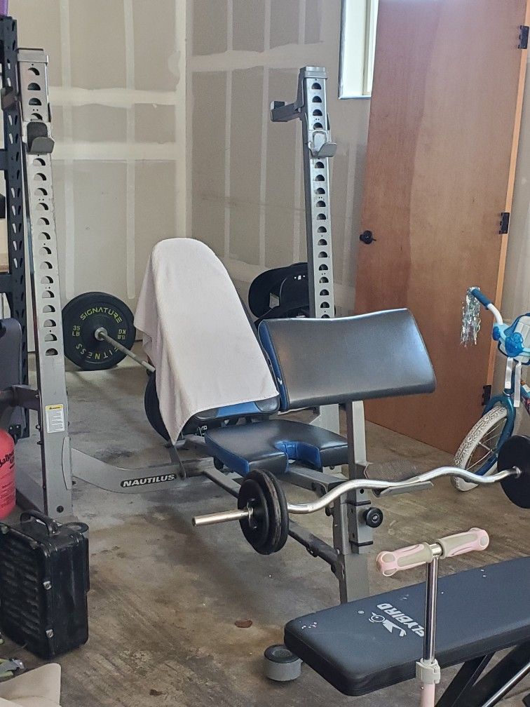 Nautilus Bench Squat Curl Rack