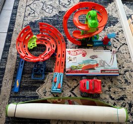 Hot wheels Track Bundle