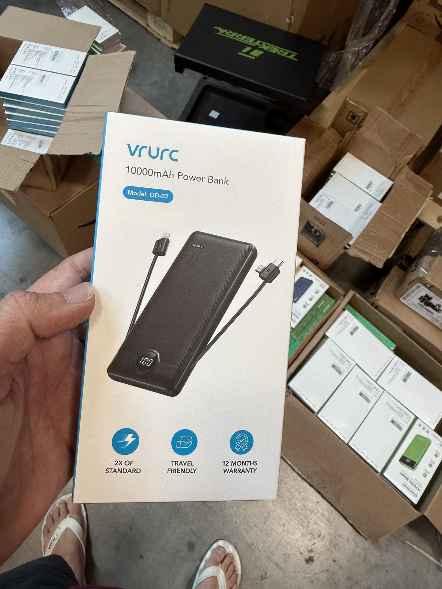Wholesale 10,000mAh Power Banks ā VRURC OD-B7 ā Built-in Cables ā $6 Each (MOQ 100)