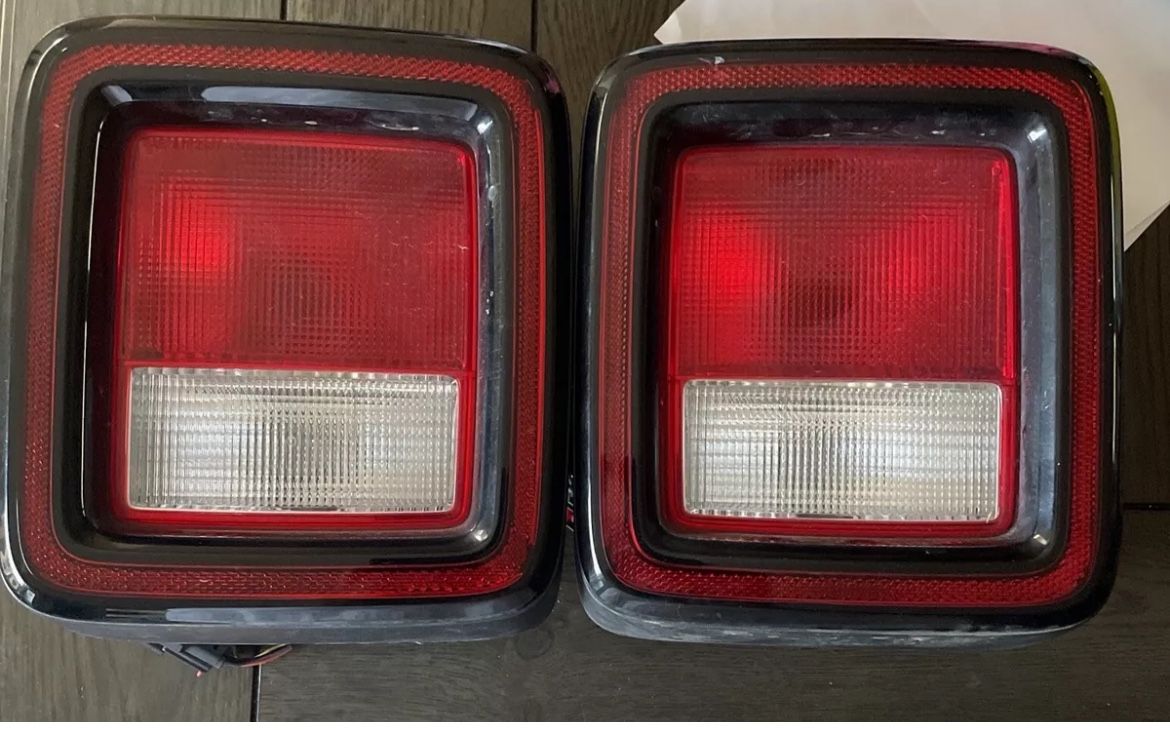 Factory Mopar OEM Jeep Wrangler JL Tail Lights 2020 Set of 2