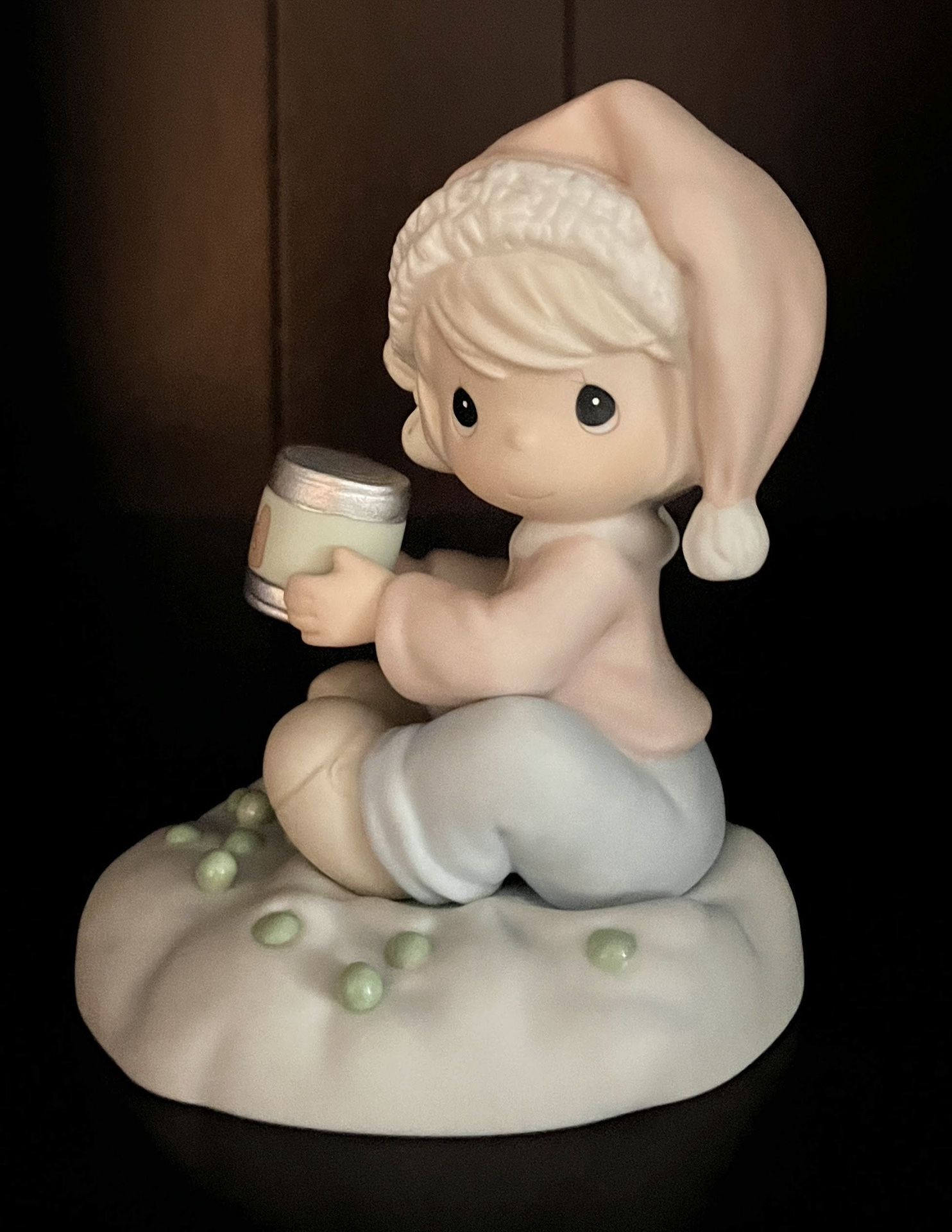 Christmas Decor Precious Moments – "Let There Be Peas On Earth"