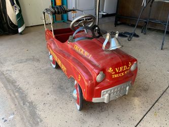 Fire truck pedal car
