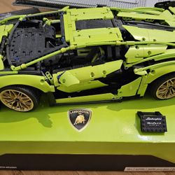 LEGO TECHNIC: Lamborghini Sian Fkp 37 (42115) (Used)
