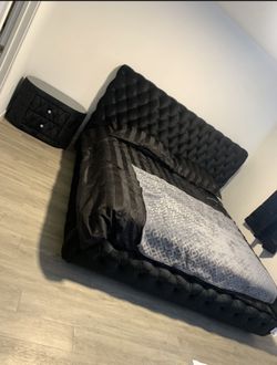 New King Bed Frame With Mattress