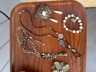 Vintage jewelry lot. Art deco.