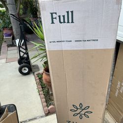 Brand New. 10” Full Size MemoryFoam Mattress 