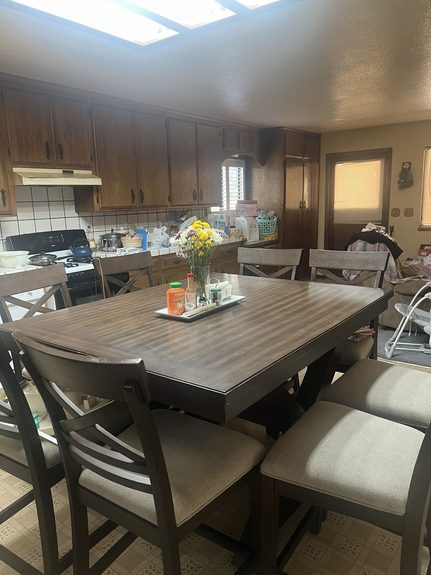 8 Chair Table