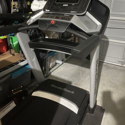 Nordictrack Exp10i Treadmill