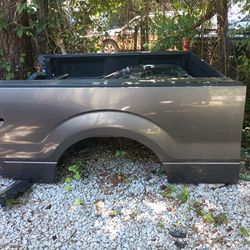 6-1/2 Ft Bed off of 2010 F-150 