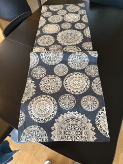 NEW BLUE AND WHITE TABLE RUNNER