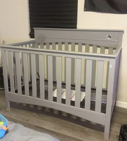 4 in 1 Convertible Crib