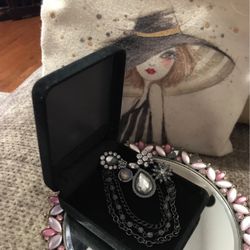 Pretty!!! Crystal Statement Pin/Brooch 