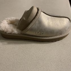 Big kids UGG Slippers 