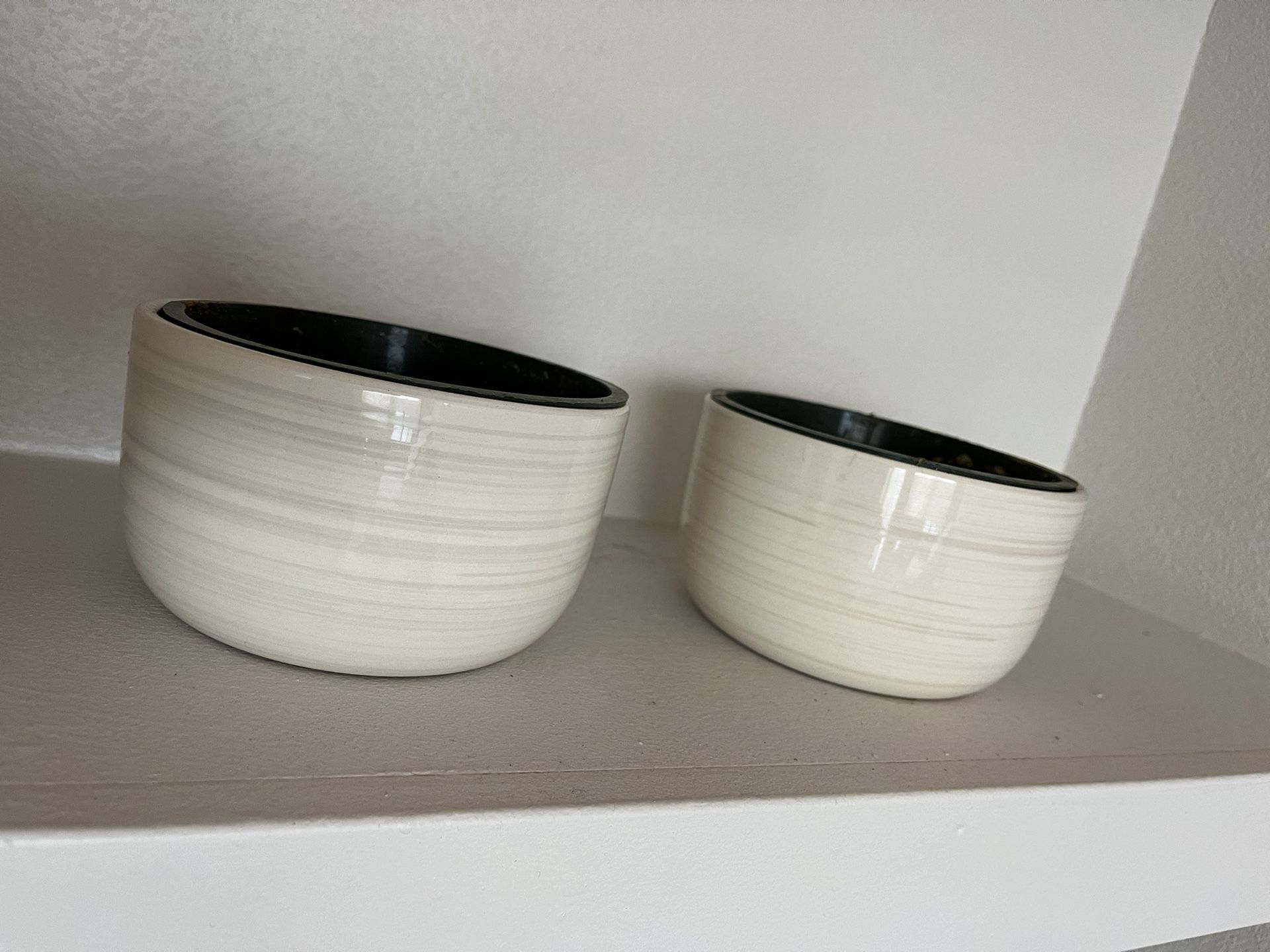 Off-White Flower Pots 
