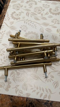 10 cabinet handle $20