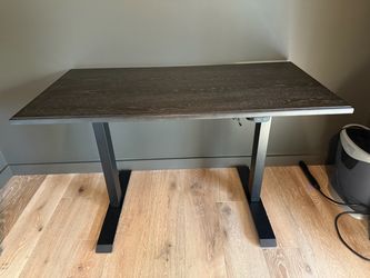 Desk, adjustable