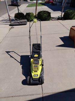 RYOBI 13" BATTERY OPERATED LAWN MOWER