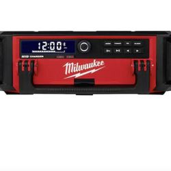 M18 Lithium-Ion Cordless Packout Radio/Speaker With Build In Charger