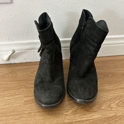 Steve Madden Black Leather Booties 