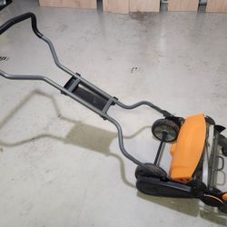 Fiskars Push Mower