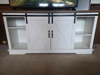 Farmhouse TV Stand with Barn Doors