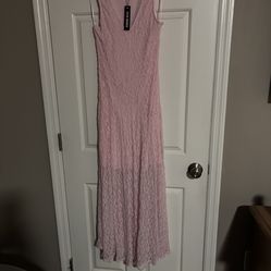 NEW WITH TAGS: STEVE MADDEN PINK V NECK LACEY DRESS: SIZE SMALL