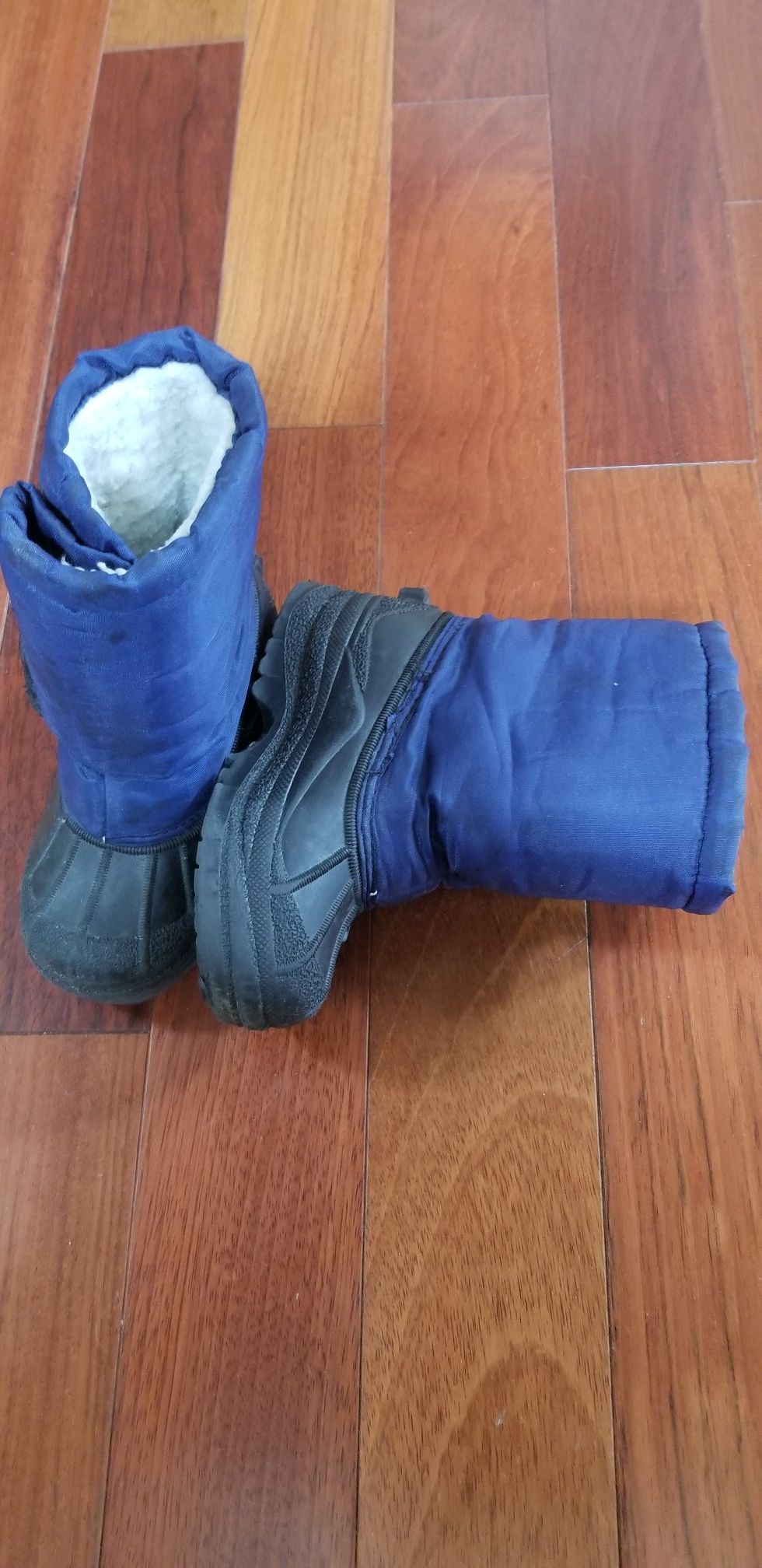 Snow boots toddler size 10