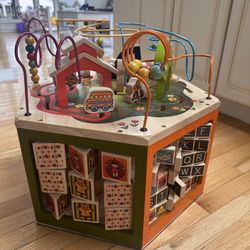 Wooden Activity Cube -toy