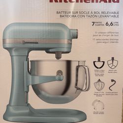 BRAND NEW- KitchenAid 7 QUART BOWL-LIFT STAND MIXER 