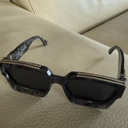 Louis Vuitton Glasses Marvel