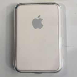 Apple MagSafe Battery Pack  1,460 mAh  White Works Great!