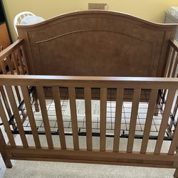Convertible Baby Crib - Brown Wood - Perfect Condition