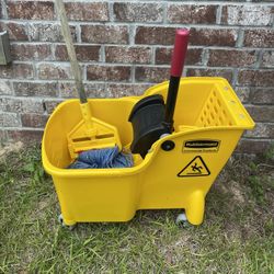 Rubbermaid Commercial Products, Mop Bucket with Wringer on Wheels, Heavy Duty All-in-One Tandem Mopp