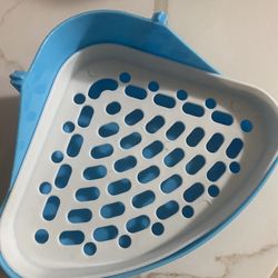 Corner Litter Box