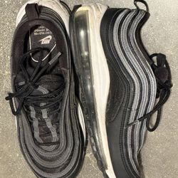 Black Nike 97’s women’s Size 7