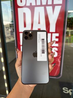 $85 to finance - Unlocked iPhone 11 Pro Max (64GB)